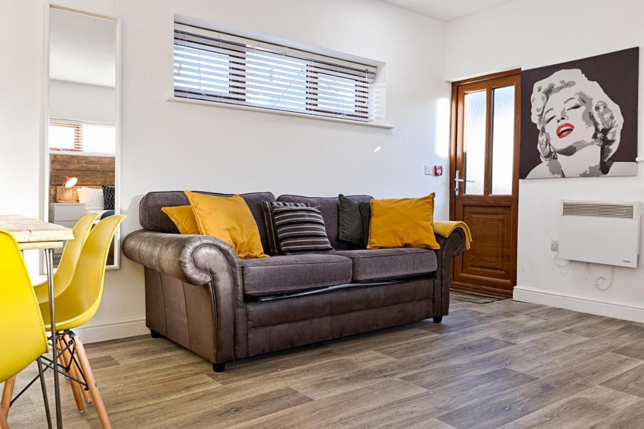 En-Suite, Parking, Fully Equipped Kitchen! Swansea Exterior foto