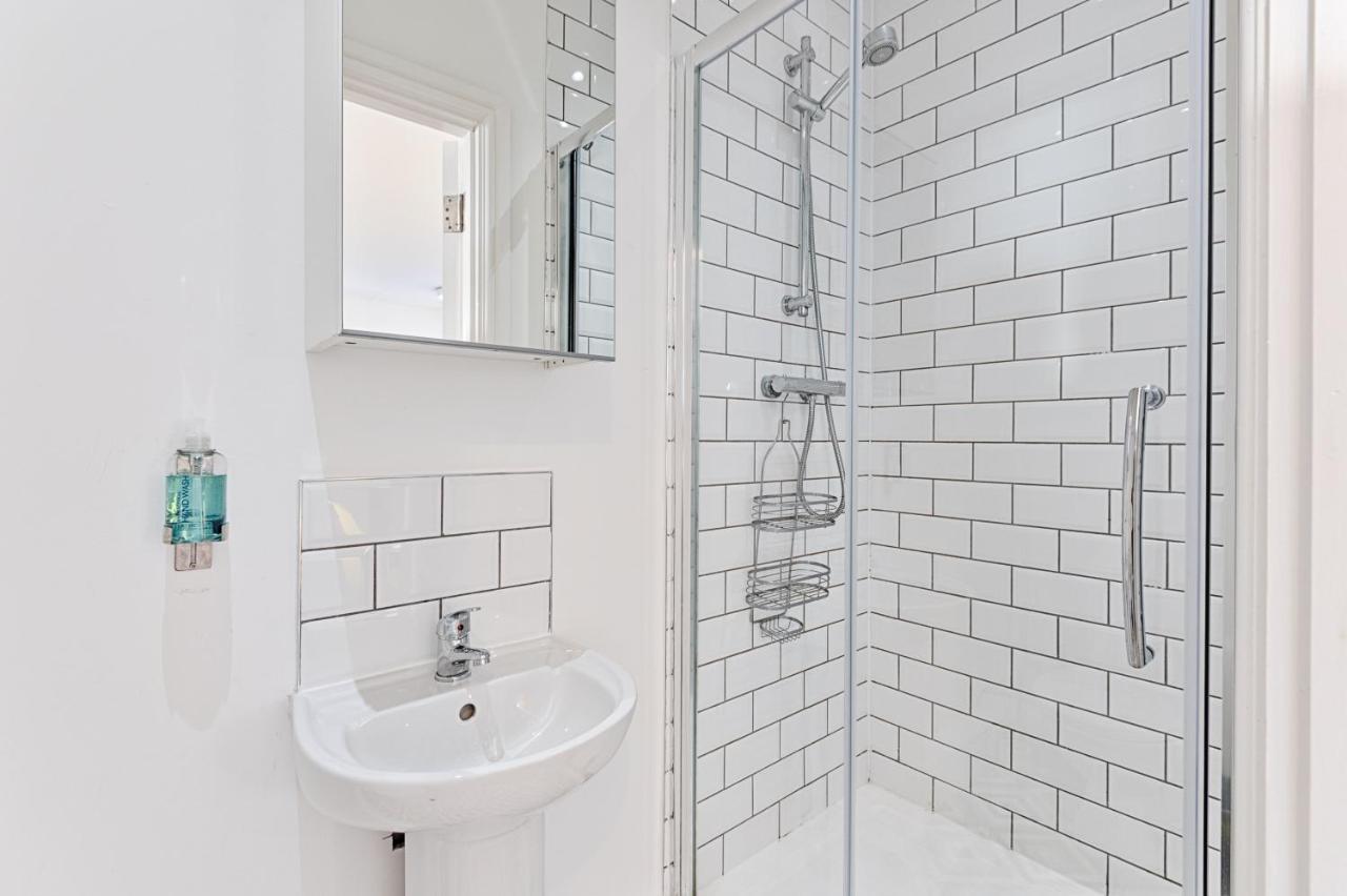 En-Suite, Parking, Fully Equipped Kitchen! Swansea Exterior foto