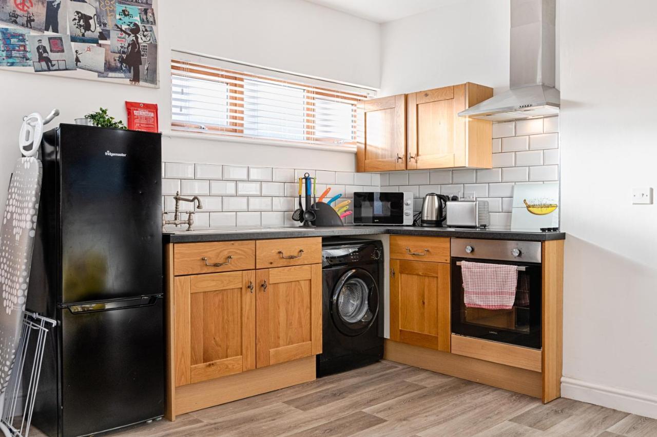 En-Suite, Parking, Fully Equipped Kitchen! Swansea Exterior foto